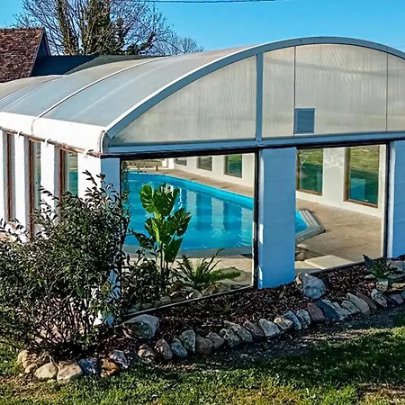 3 Bedroom Amazing In Grandmesnil Holiday home Le Renouard