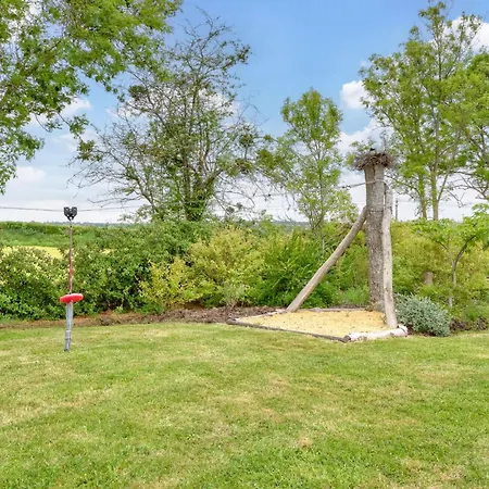 3 Bedroom Amazing In Vakantiehuis Grandmesnil