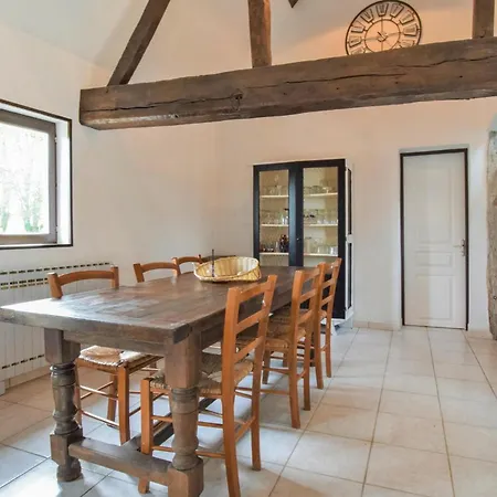 3 Bedroom Amazing In Vakantiehuis Grandmesnil