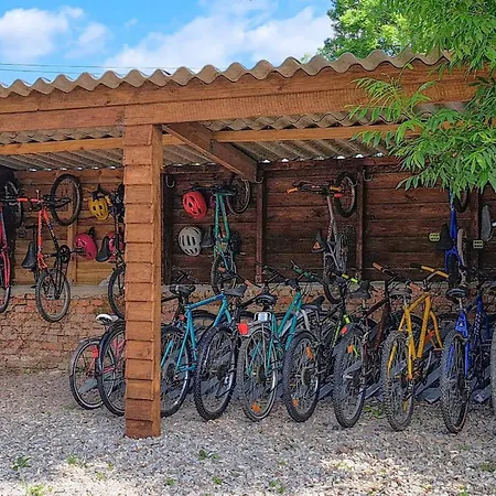 3 Bedroom Amazing In Vakantiehuis Grandmesnil