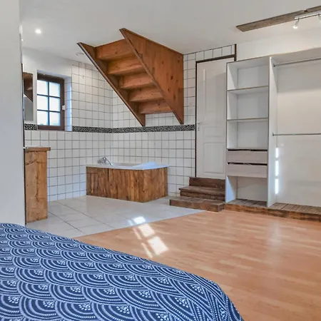 3 Bedroom Amazing In Grandmesnil * Le Renouard