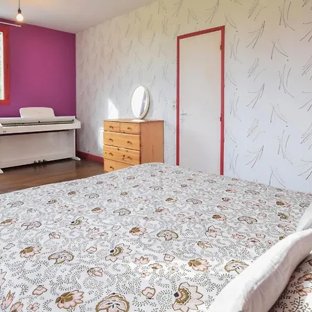 Holiday home 3 Bedroom Amazing In Grandmesnil *