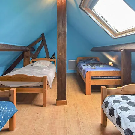 3 Bedroom Amazing In Prázdninový dům Grandmesnil