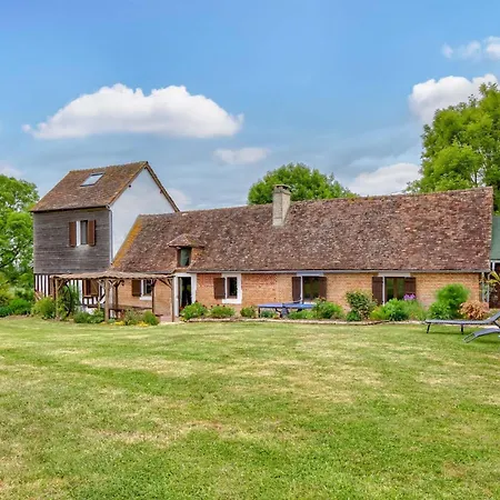 Holiday home 3 Bedroom Amazing In Grandmesnil