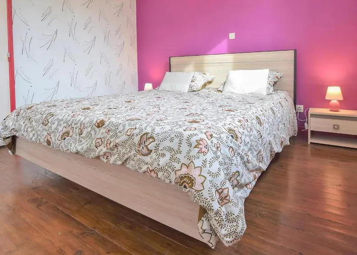 3 Bedroom Amazing In 度假居 Grandmesnil