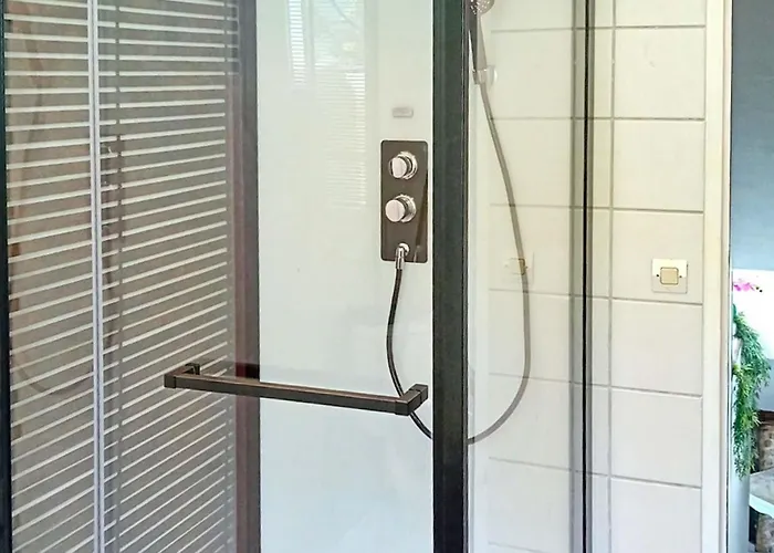 3 Bedroom Amazing In Grandmesnil