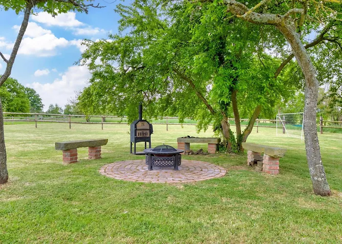 3 Bedroom Amazing In 度假居 Grandmesnil